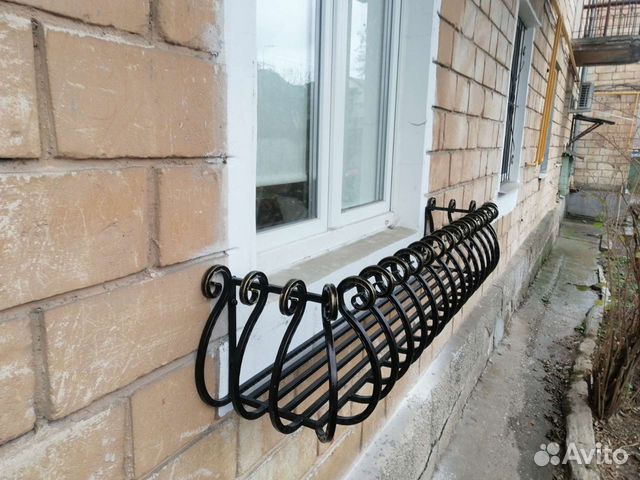 Кованная цветочница