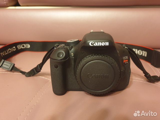 Canon EOS Rebel T3i body (пробег 1000 кадров) /обм