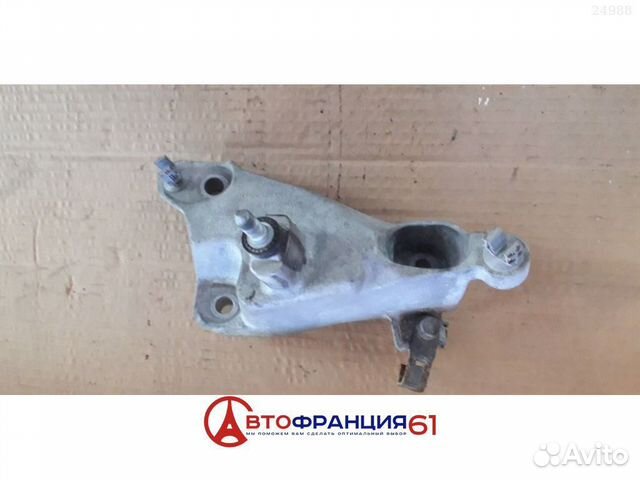 Кронштейн крепления кпп, 8200805798 renault duster
