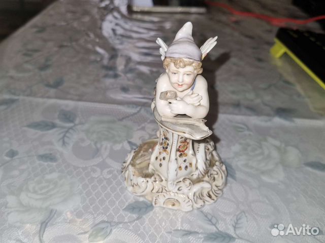 Статуэтка фарфор