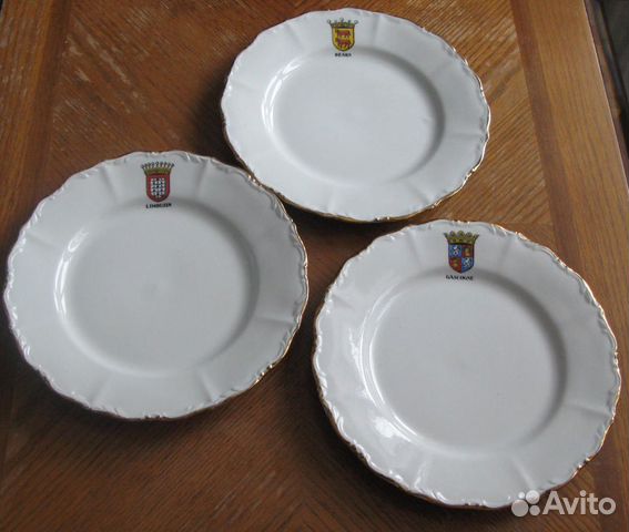 Тарелки с гербами исторических областей Франции