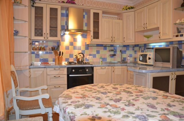 3-к. квартира, 65 м², 1/1 эт.