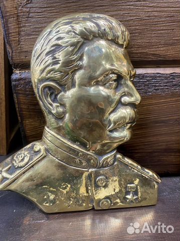 Бюст Сталина