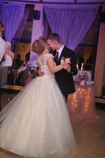 Свадебное платье 42 44 бу