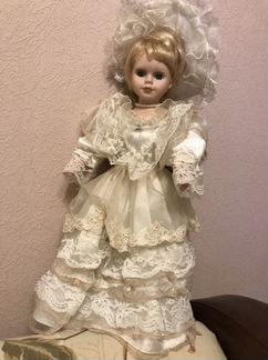 Кукла фарфоровая коллекционная