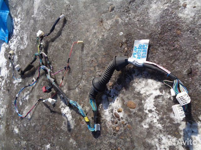 Проводка двери передняя правая Toyota Avensis