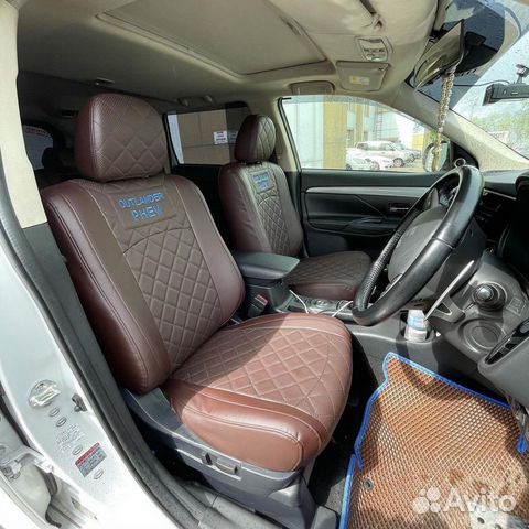 Чехлы Mitsubishi Outlander 3