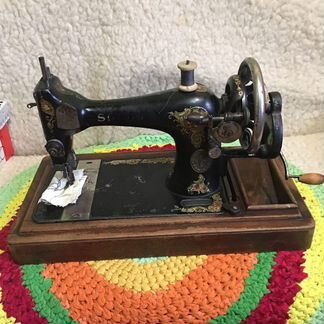 Швейная машина Singer