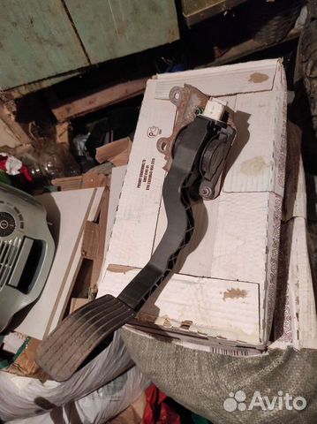 Электронная педаль газа Пежо 206