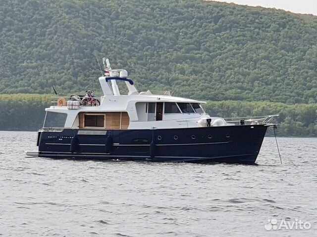 Яхта. Быстрый траулер.Beneteau Swift Trawler 52
