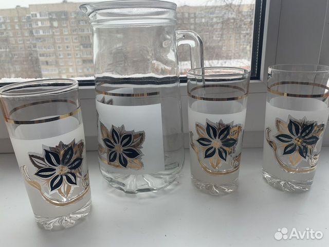 Графин со стаканами