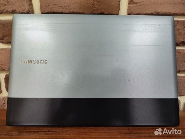Крышка матрицы ноутбука Samsung RV515, RV520