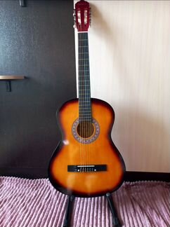 Полноразмерная классическая гитара