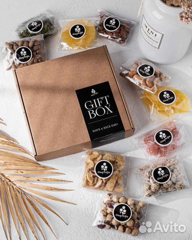 Подарок с орехами и сухофруктами