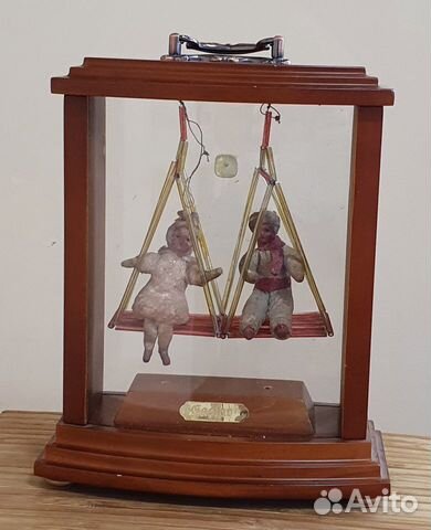 Елочные игрушки Мальчик и девочка на качелях вата