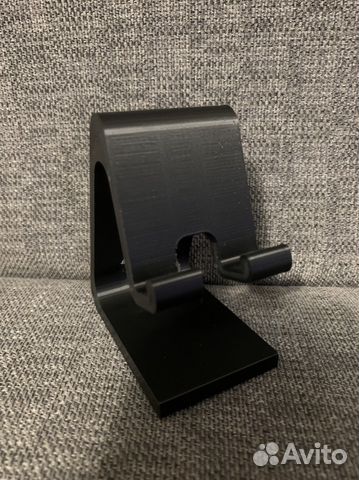 Подставка под телефон с гнездом для зарядки