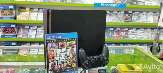 PlayStation 4 Slim + Grand Theft Auto V