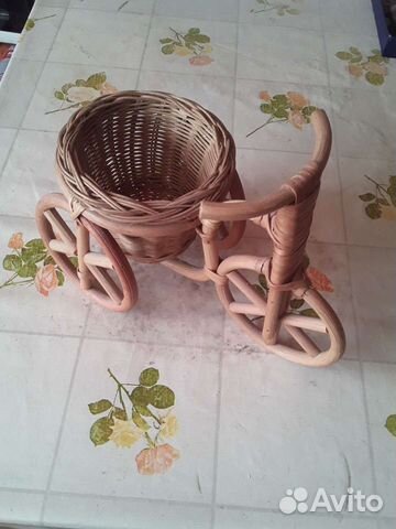 Подставка под цветы плетеная