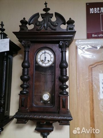 Старинные настенные антикварные часы с боем