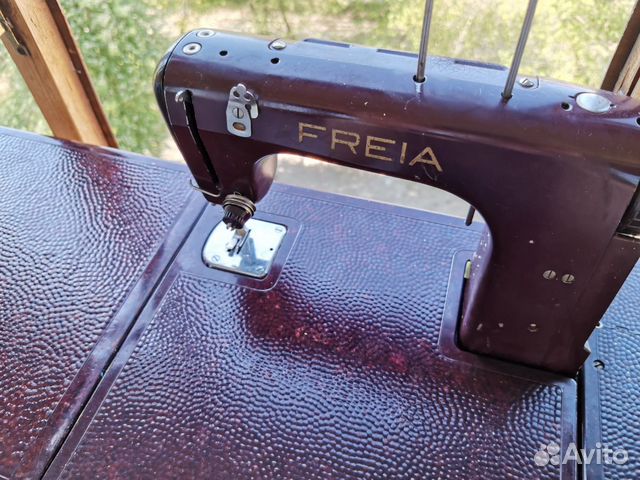 Старинная немецкая швейная машина. Раритет