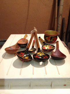 Изделия сувенирные деревянные и из соломки