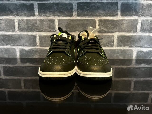 Nike Dunk Low Avocado (W)