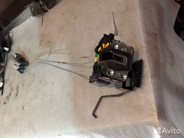 Задний левый замок двери Hyundai Solaris