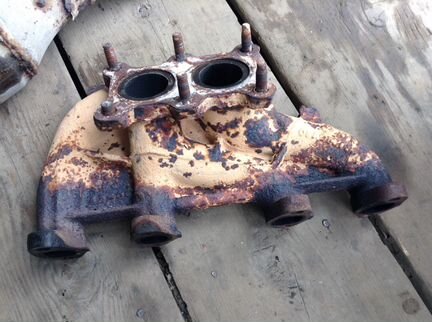 Выпускной коллектор Гольф 4 1.6 AKL разборка