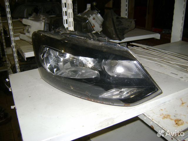 Правая фара Volkswagen Polo sed RUS