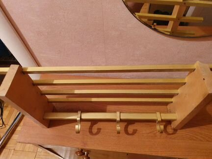 Вешалка для одежды и шапок