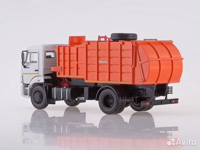 Мусоровоз с манипулятором мкм-4503 (43253) 1:43