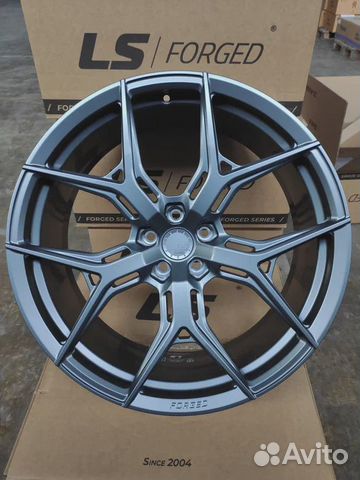 Кованые диски LS Forged R21 на Genesis GV70 GV80