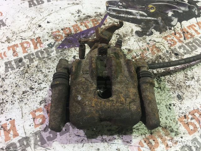 Форд Фокус Суппорт задний правый Прав