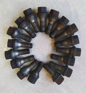 Болты для крепления колес