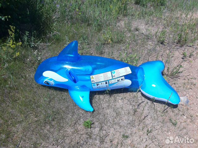 Надувная акула и жилет