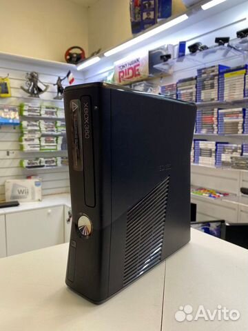 Xbox 360 Slim FreeBoot с играми 250GB