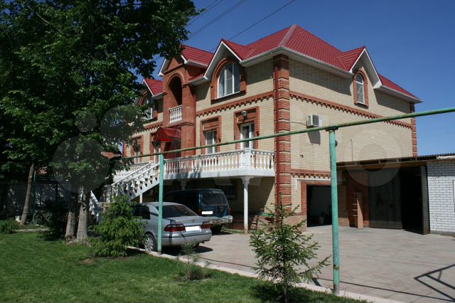 Коттедж 478 м² на участке 12 сот.