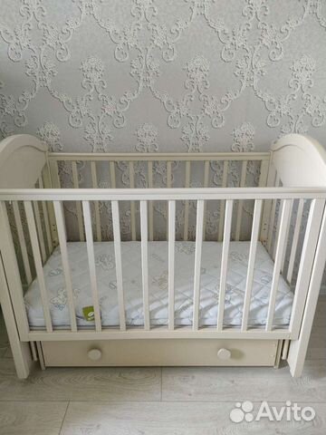 Кровать с матрацем