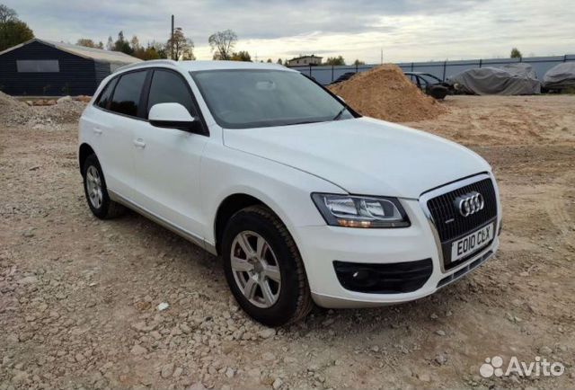 Audi Q5 8R 2010 г по запчастям