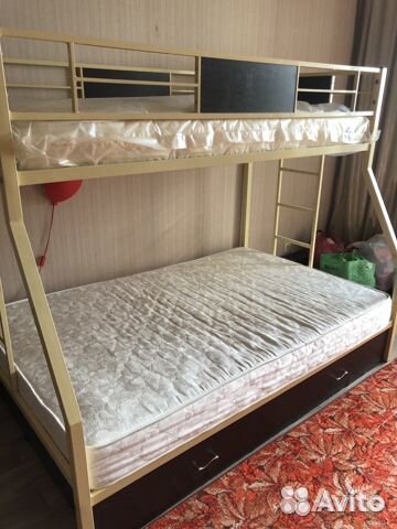 Двухъярусная кровать металлическая