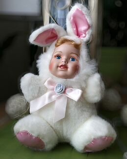 Фарфоровая кукла 