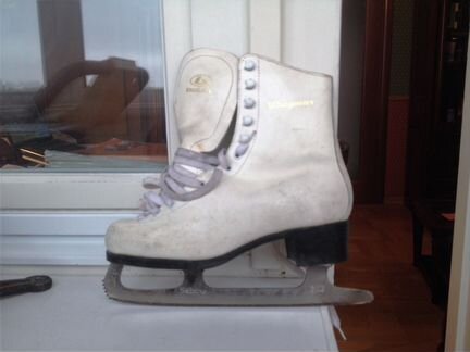 Коньки фигурные Botas