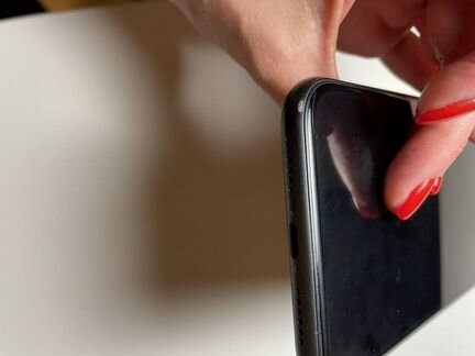 Телефон iPhone 11