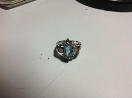 Кольцо из серебра с камнями