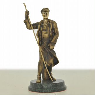 Бронзовая статуэтка 