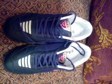 Кроссовки 42