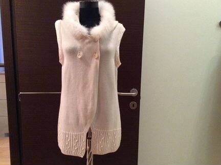 Безрукавка мериносовая шерсть Италия 46 р