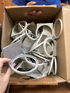 Крепления для труб или цветочных горшков