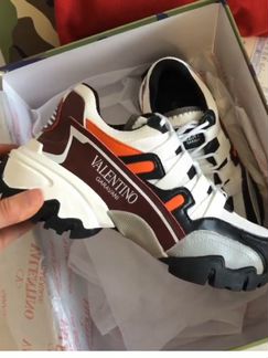 Женские кроссовки valentino