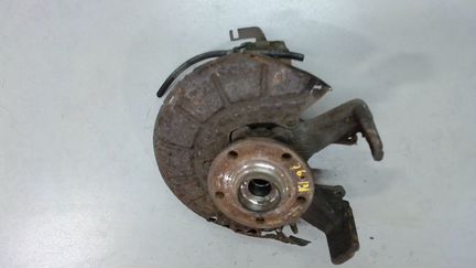 Ступица (кулак, цапфа) правая передняя Skoda Octav